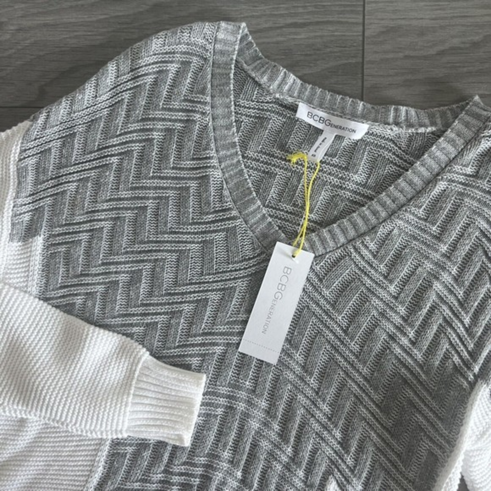 BCBGeneration‎ Gray White V Neck Cotton Knit Sweater Size XS